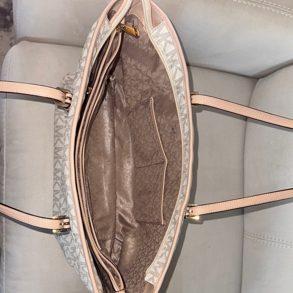 Michael Kors Cream Monogram Travel Tote Bag Purse - Picture 8 of 8